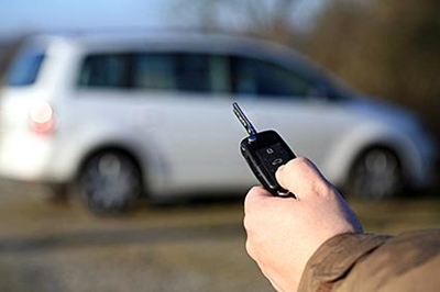 Researchers unveil remote lock flaw on 100m cars