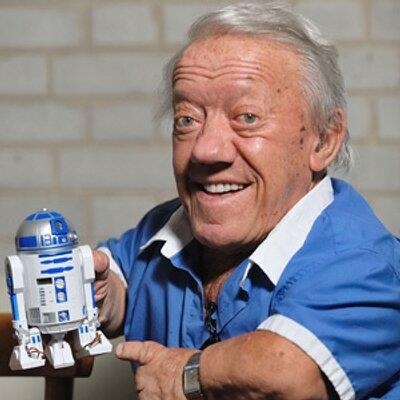 R2-D2 'Star Wars' actor Kenny Baker dies