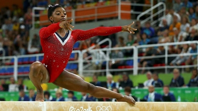 Simone Biles slips to bronze on balance beam