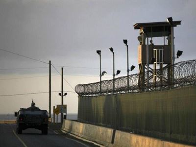 Guantanamo Bay: US in largest detainee transfer under Obama