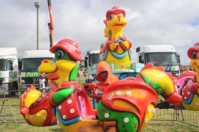 Karnaval gaan voort in die reën