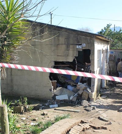Motor ry tot in slaapkamer