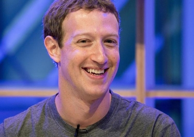 Facebook CEO says group will not become a media company