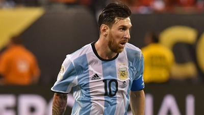 Messi strikes back as Argentina sink Uruguay