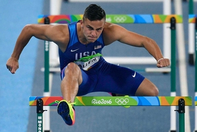 US hurdler Allen suffers knee injury