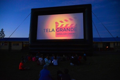 Mobiele filmteater nou in Mosselbaai