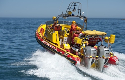 Catamaran runs into trouble in Plett