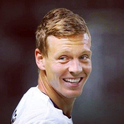 Berdych stays in London hunt