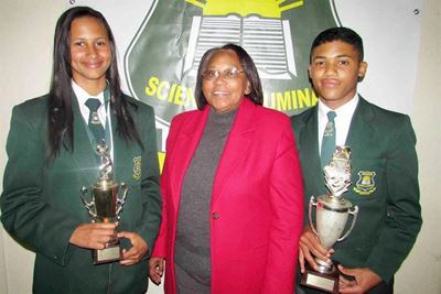 Skool vereer leerders