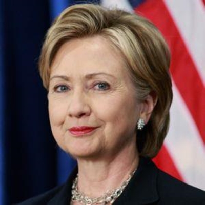 Battlegrounds targeted as US polls tighten