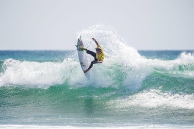 Florence and Slater Advance at Hawaiian Pro
