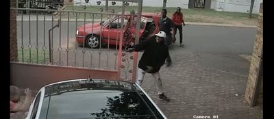 Family of 4 hijacked in driveway
