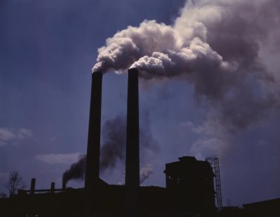 Beijing issues red alert for severe air pollution