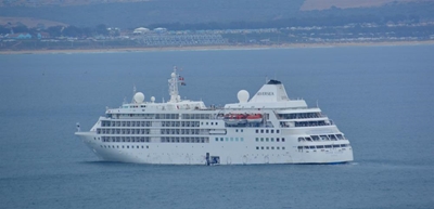 Passenger liner sails into Mossel Bay