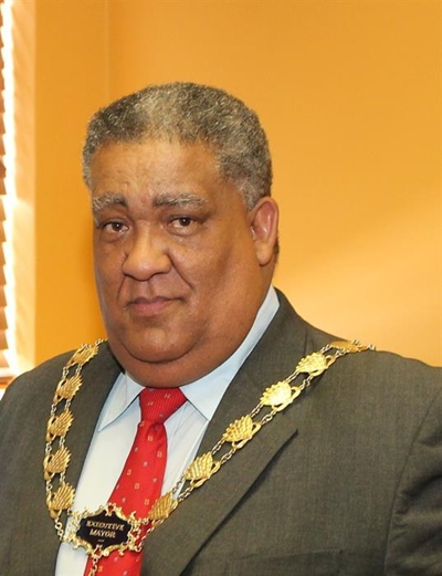 Bekende plaaslike politikus verhuis na Kaapstad