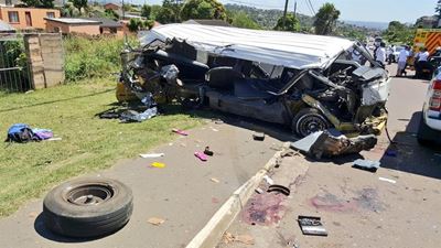 Police investigate after 4 KZN pupils killed in taxi, bus crash
