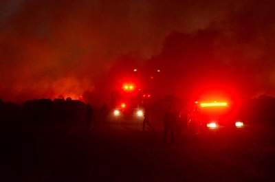 Veldbrand woed steeds voort