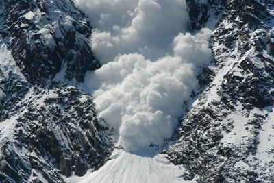 Italy avalanche: 'Many missing'