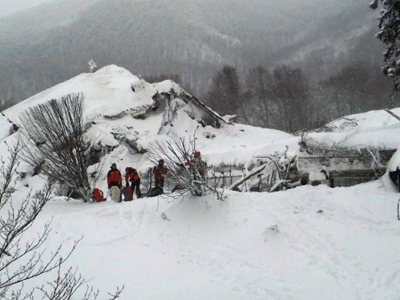 Hotel avalanche: 5 bodies found, 15 still missing
