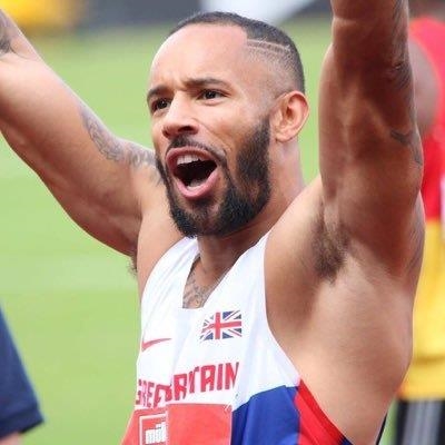 Ellington & Levine back in UK after bike crash