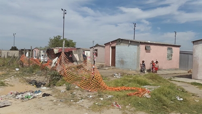 Municipality mum on unsafe building site