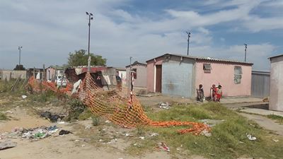 Municipality mum on unsafe building site