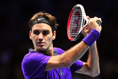 Federer fights off Wawrinka to reach Australian Open final