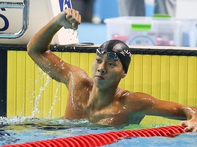 Watanabe sets breaststroke world record