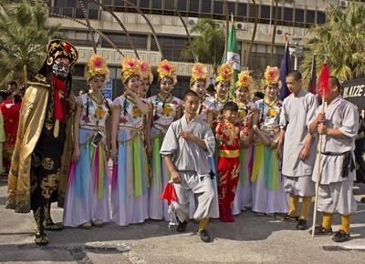 Dias Festival street parade an extravaganza