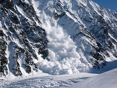 4 dead in French ski resort avalanche