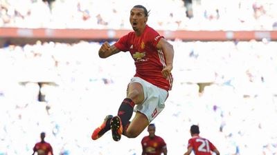 Ibrahimovic coy on Man United contract extension