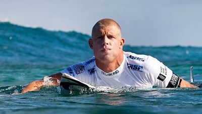 Mick Fanning strikes gold on secret mission