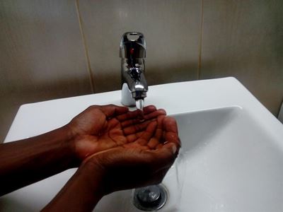 Gebruik water spaarsamig