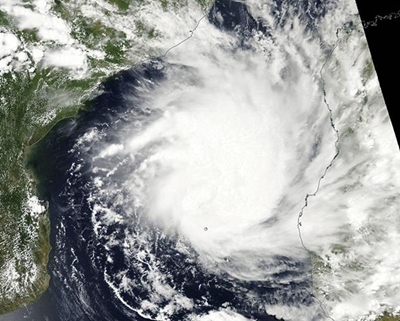 Storm Dineo kills 7 and affects thousands
