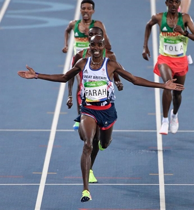 Farah bows out with indoor record