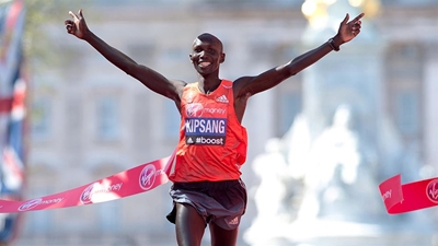 Kipsang misses world record in Tokyo Marathon win