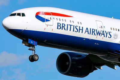 Mouse grounds British Airways flight
