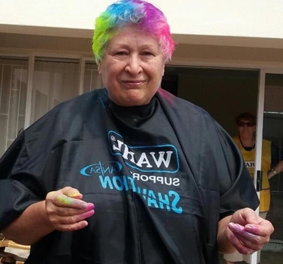 Kleur en skeer vir goeie doel