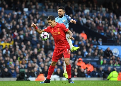 City held, Spurs close gap on Blues