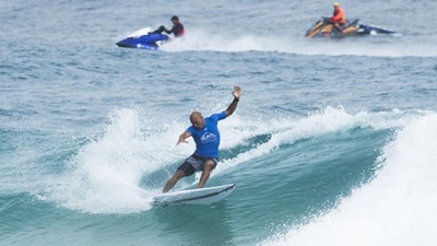 Kelly Slater in war of words with Gold Coast surfing pioneer