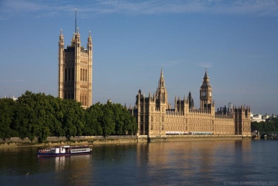 4 Killed in London attack