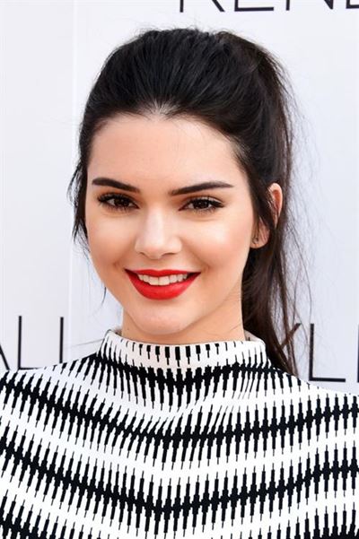 Pepsi pulls Kendall Jenner advert amid outcry