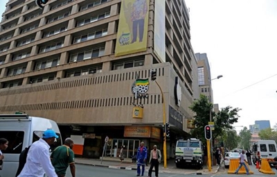 ANC members arrive to protect Luthuli House