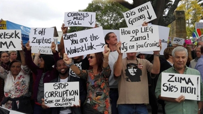 Anti-Zuma march in Main Road Knysna