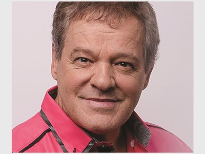 Manuel Escorcio sing by Tuiniqua
