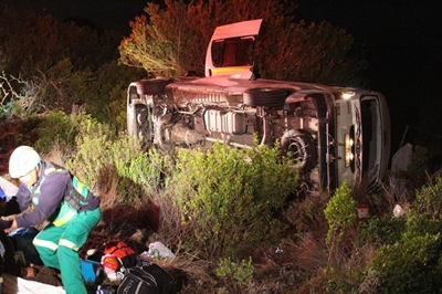 Bussie met 16 in ongeluk op N2