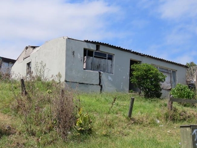 Condemned danger house still standing