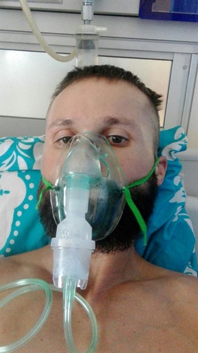 Plaaslike man siek in Thailand: Benodig hulp