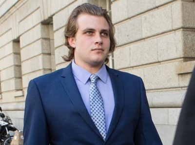 Fingerprints on axe scrutinised in Van Breda murder trial