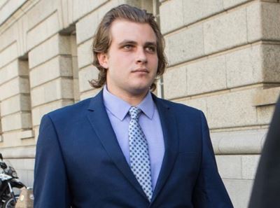 Fingerprints on axe scrutinised in Van Breda murder trial